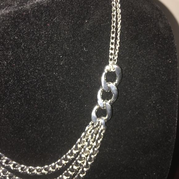 Polished Chain Layered Necklace Set - Picture 2 of 5
